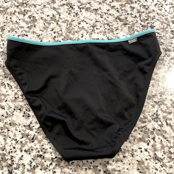 👙 New Victoria’s Secret Size Small Bikini Bottoms 👙 - Picture 5 of 9